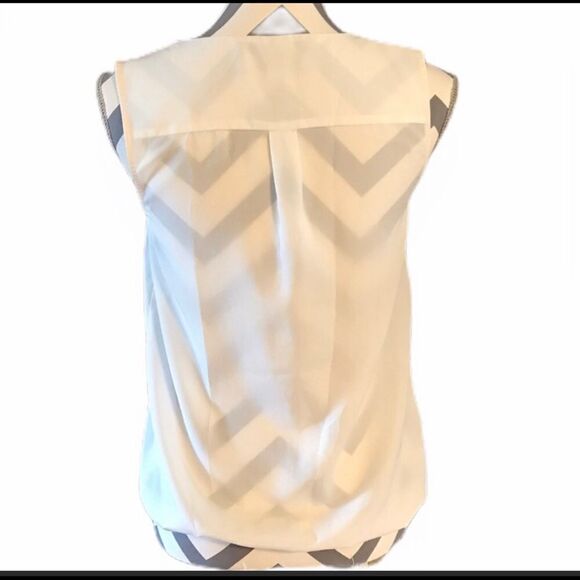LOFT XS White Sleeveless Top - Picture 3 of 5